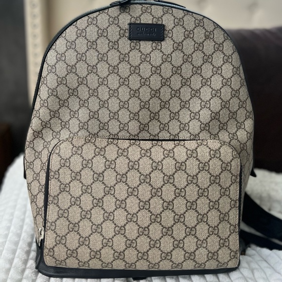 Gucci GG Supreme Backpack - Picture 1 of 3